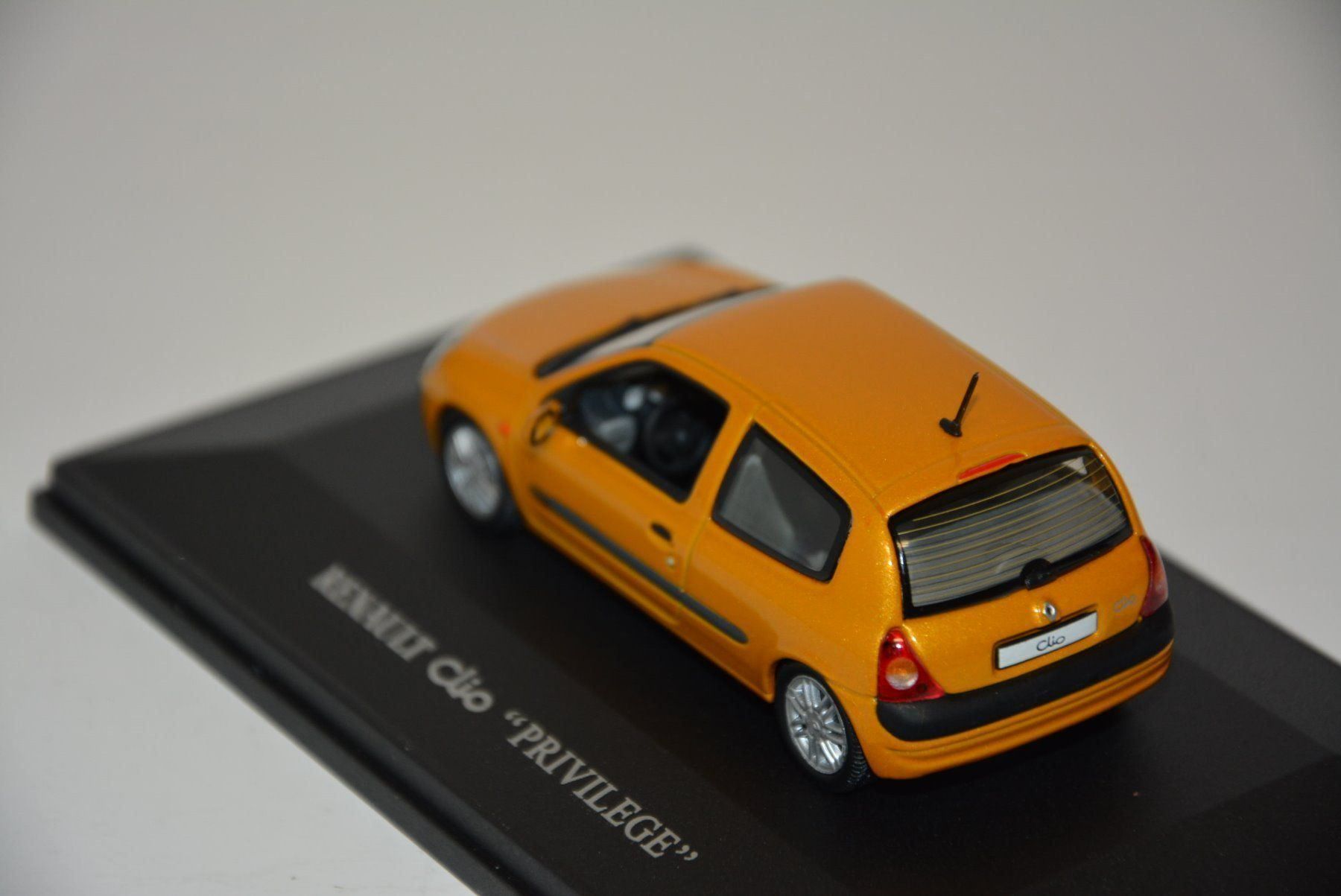 Renault Modellini d'auto: Renault Clio "Privilege" , UH , 1:43 – Nuovo e nell'imballaggio originale da Goldach venduto da Feivel9 8