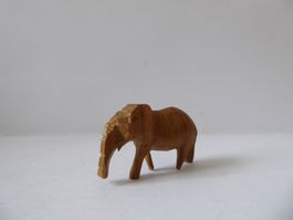 Schöner, handgeschnitzter Holz Elefant, 5,0cm lang, neuwert.
