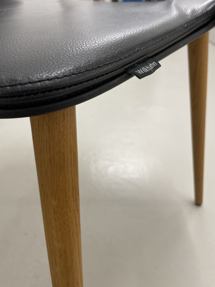 Wilkhahn Sedie: Schwarzer Wilkhahn Designer Lederstuhl mit Eichenholzbeinen – Usato da Grindelwald venduto da GW2005 3
