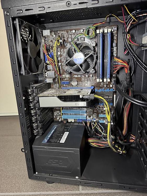 Monitor + Computer (Gebraucht) in Mezzovico für CHF 613 – nur Abholung ...