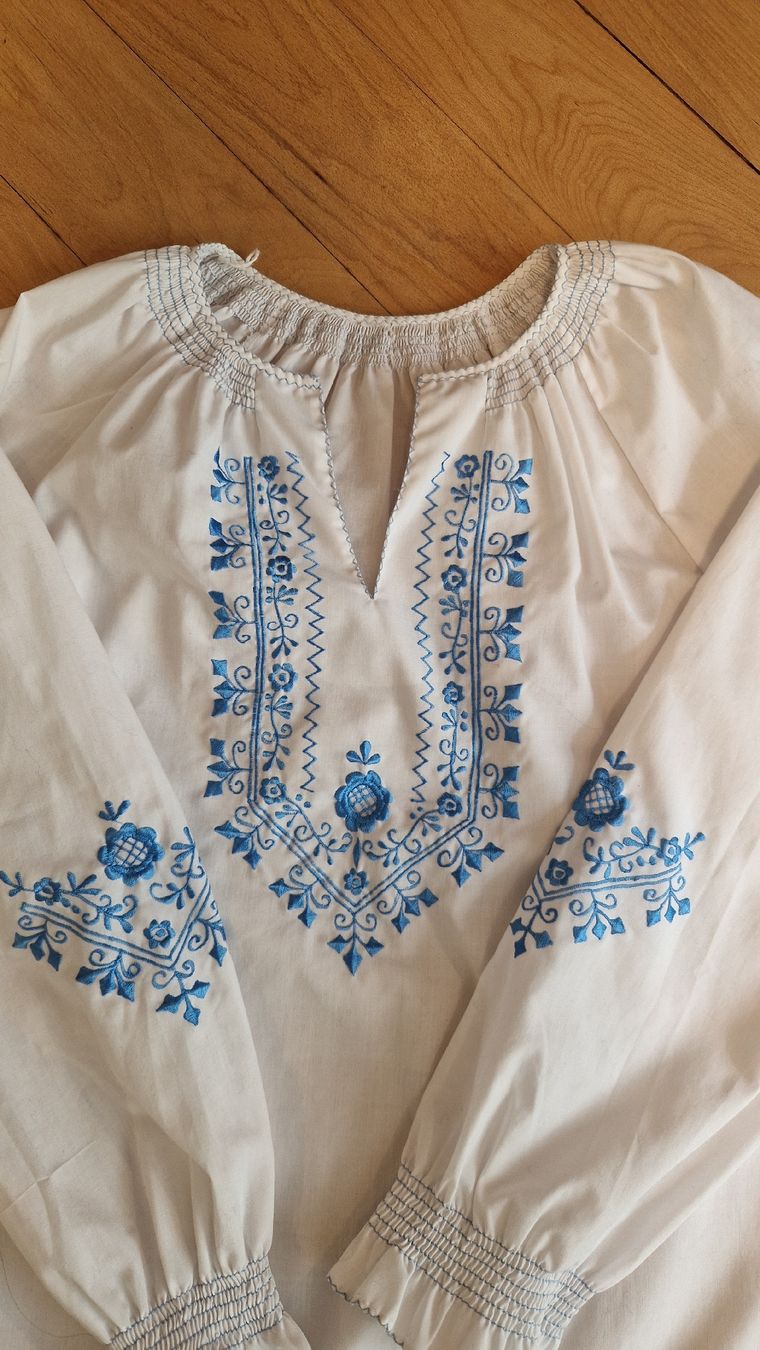 Camicette: Vintage Bluse – Usato da Zürich venduto da mona807 1