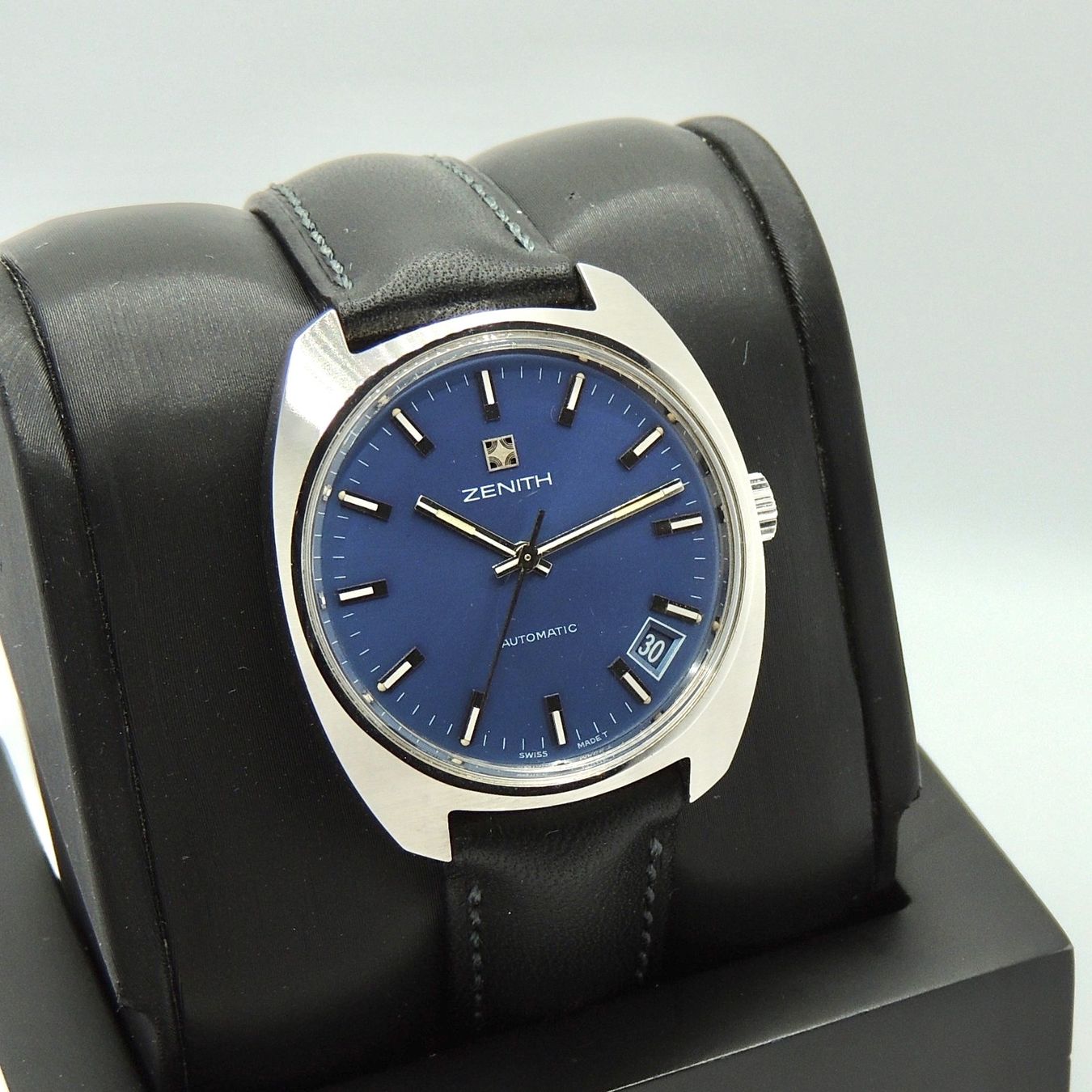 Zenith Uhren: Montre Zenith Surf Automatic vintage blue dial – Gebraucht aus Lausanne von DuGoutetdesCouleurs
