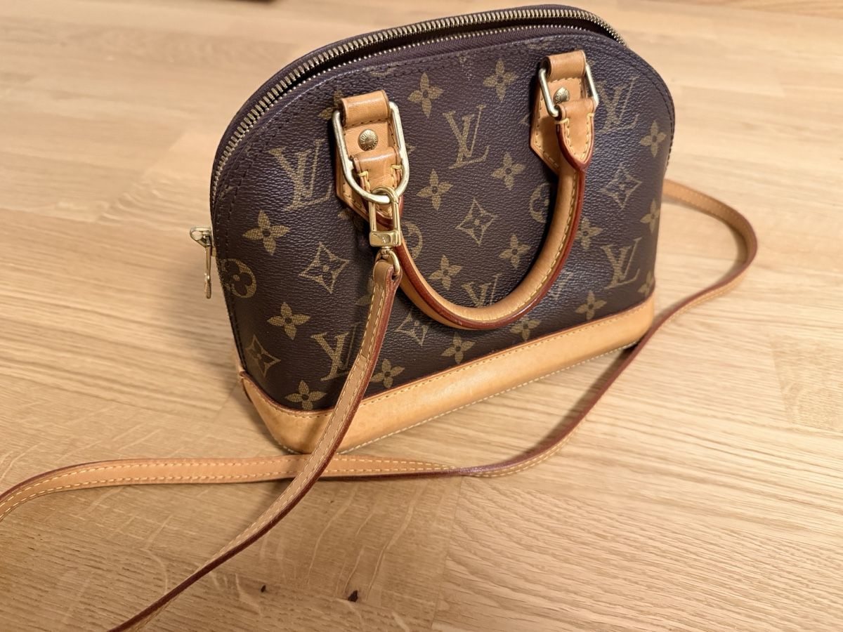 Louis Vuitton Borse da donna: Handbag Louis Vuitton Alma BB Monogram used condition – Usato da Bern venduto da sandeepandee