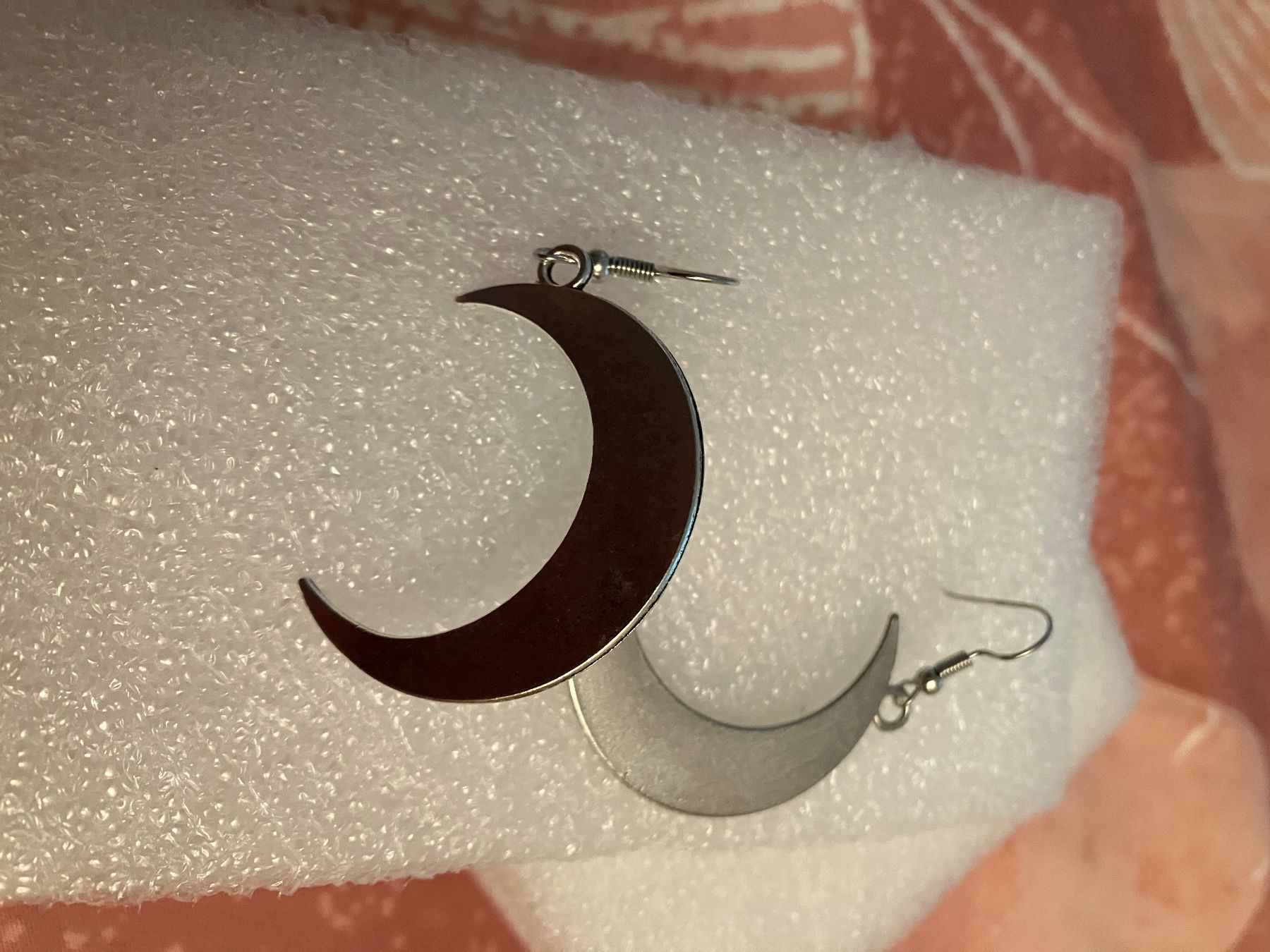 Ohrringe & -stecker: Silberfarbene Vintage Retro Mond Ohrhänger, Modeschmuck – Neu (gemäss Beschreibung) aus Affoltern am Albis von Dlotti 2