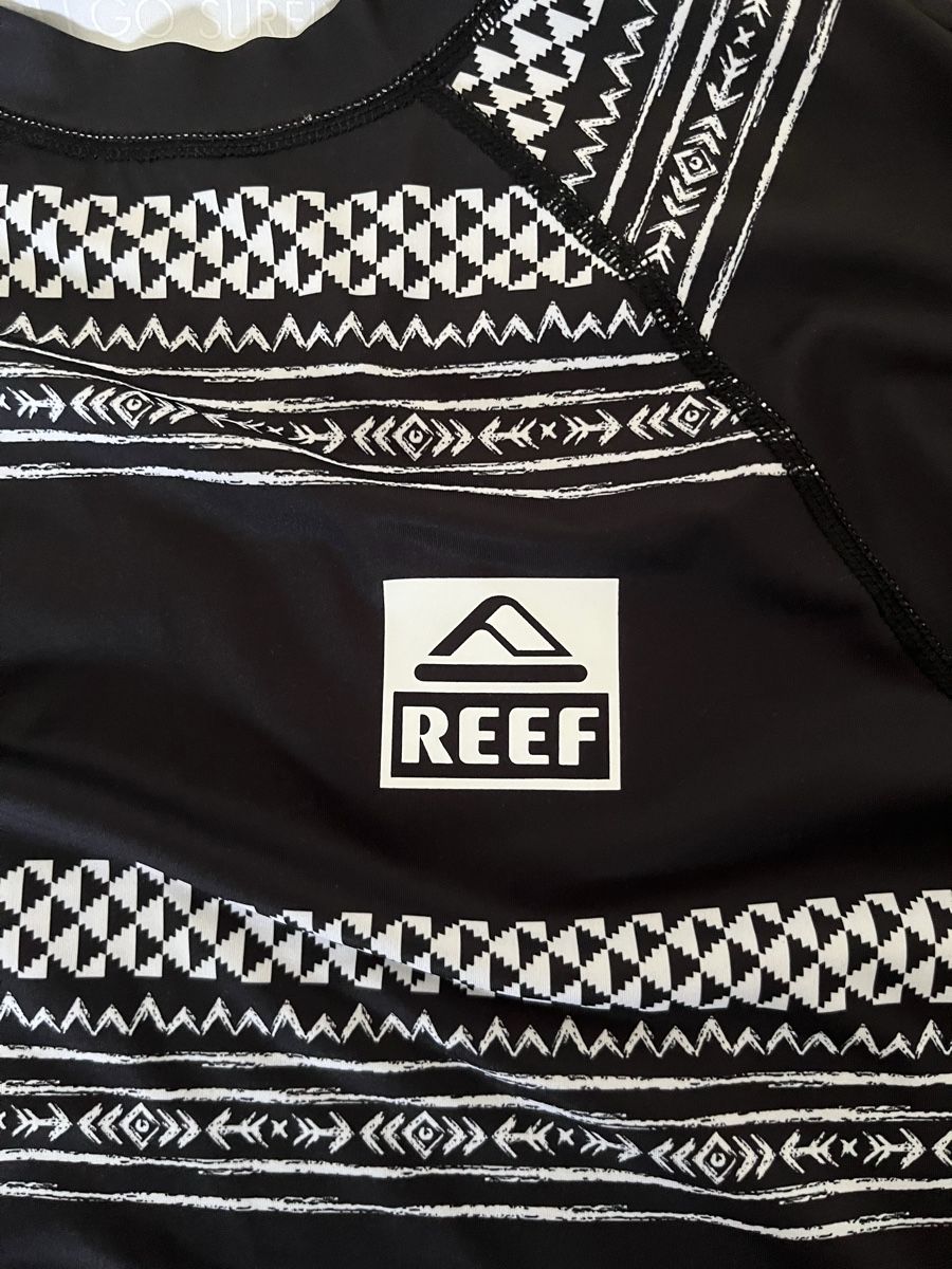 Badehosen: Reef Badeshirt Gr. L - Neuwertig – Neu (gemäss Beschreibung) aus Mörschwil von Levian 1
