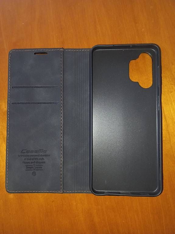 Covers & Schutzfolien: Samsung Galaxy A32 5G Ledertasche mit Kartenfächern, schwarz – Gebraucht aus Düdingen von bie_bc9w 1
