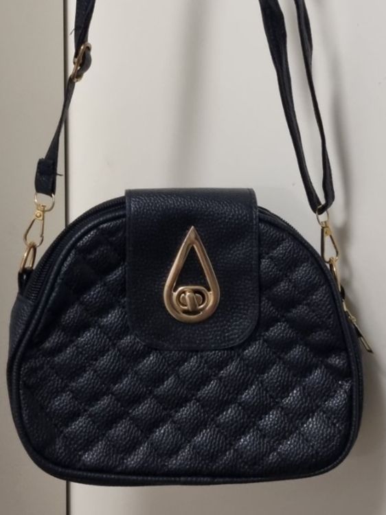 Borse da donna: Tasche, Umhängetasche schwarz  neu – Nuovo e nell'imballaggio originale da geroldswil venduto da Gumball1