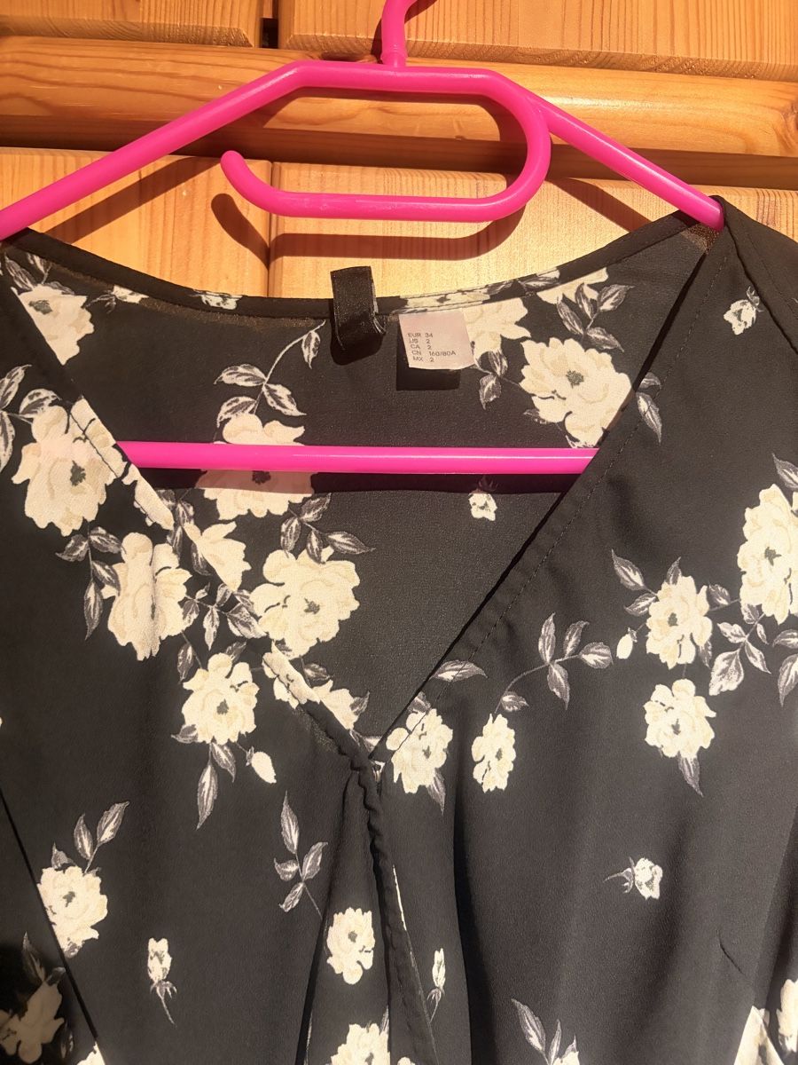 H&M Blusen: Bluse mit ausgestellten Ärmeln – Gebraucht aus Zürich von len_t5ch 2