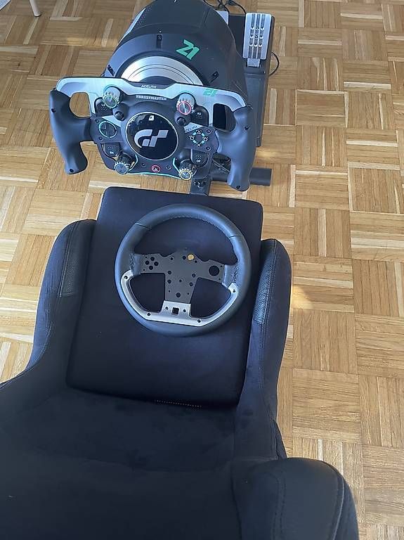 Thrustmaster Controller: Gaming Lenkrad Thrustmaster T-GT II PS5 gebraucht</div> – Usato da Bubikon venduto da ian_5fvz