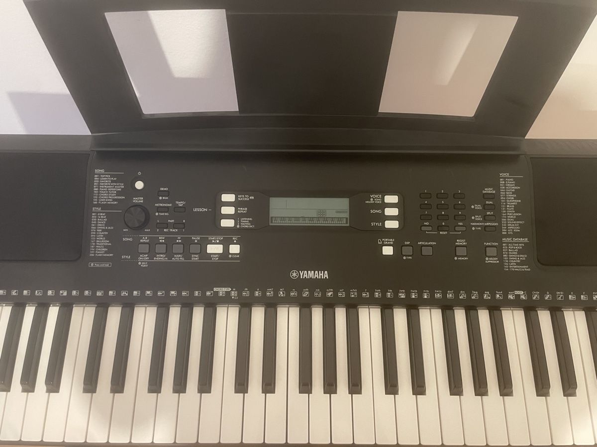 Yamaha Strumenti musicali: Keyboard Yamaha PSR-E37 – Usato da Winterthur venduto da Arta61 2