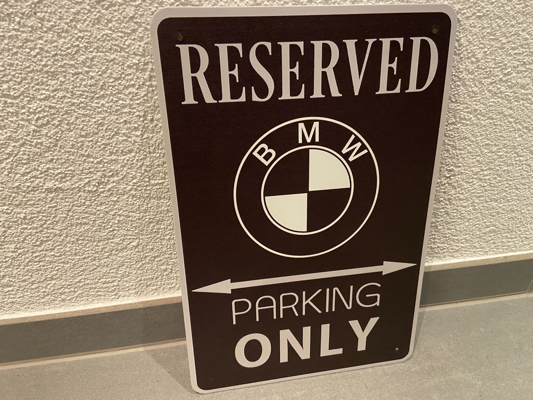 BMW Insegne: BMW PARKING ONLY SCHILD   / 1 Stück / BMW – Nuovo e nell'imballaggio originale da Seon venduto da Aaargauer01 4