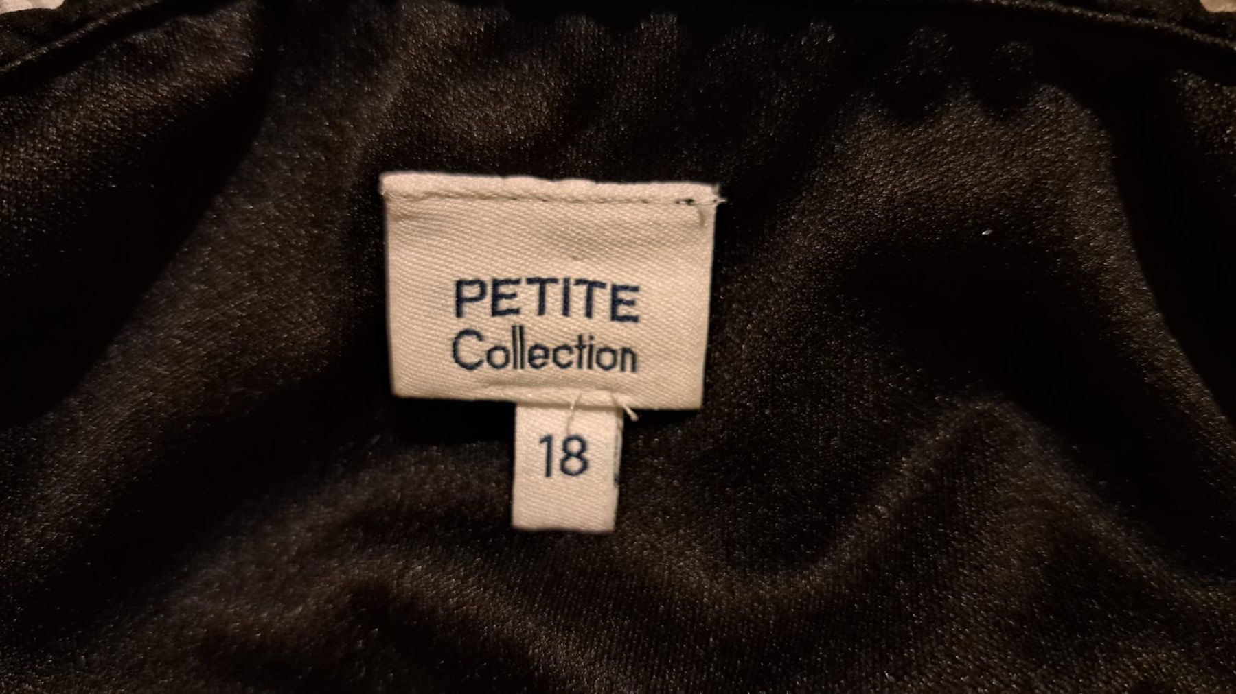 Vestiti: Schwarzes lockeres Trägerkleid – Usato da Waltenschwil venduto da Catlady 2