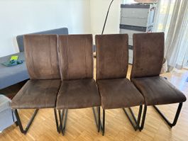 4er Set braune Stühle