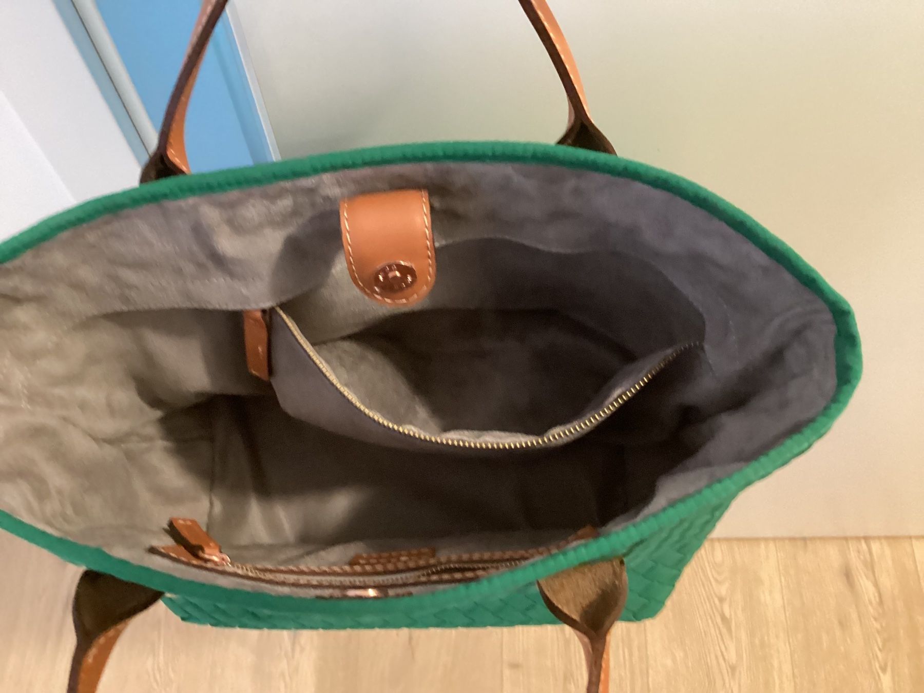 Taschen für Damen: Handtasche grün – Neu und originalverpackt aus kloten von sabitaurskahomestyli 2
