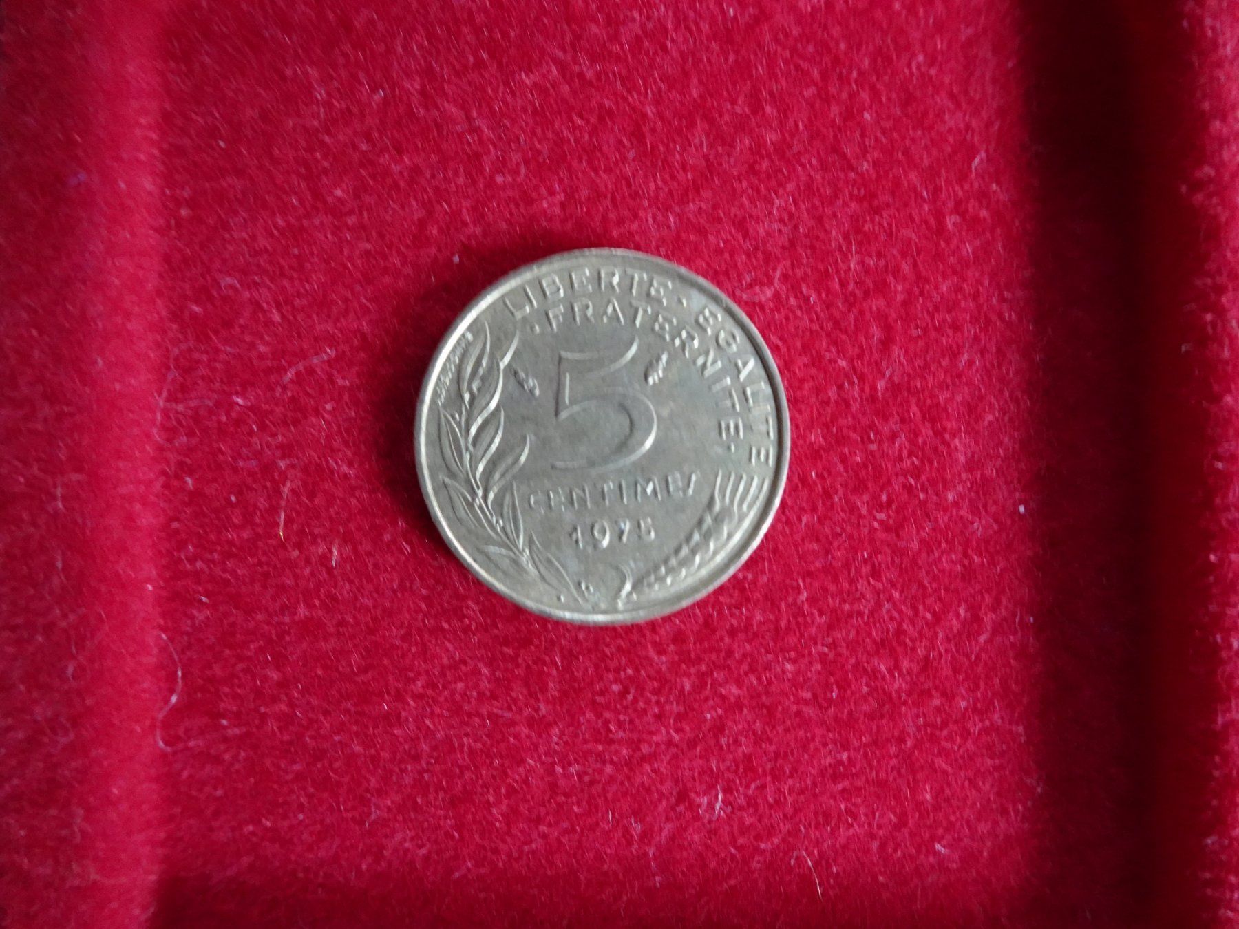 Tutti le monete: 5 Centimes Frankreich 1975 - M355 – Usato da Küssnacht am Rigi venduto da Kleinpreis-Shop