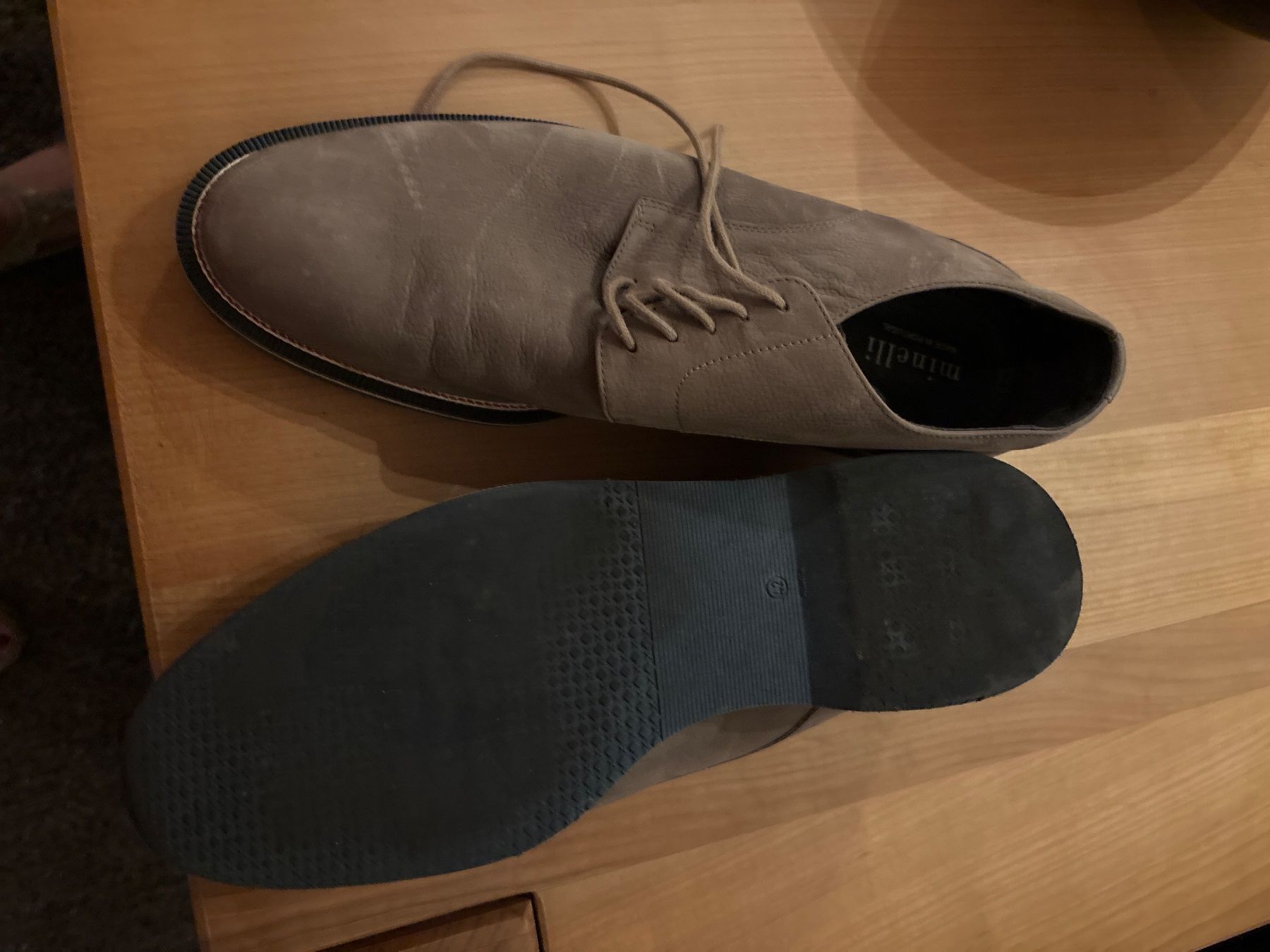 Scarpe da uomo: Chaussure en cuir taille 42 – Usato da Blonay venduto da Ollorvi 1