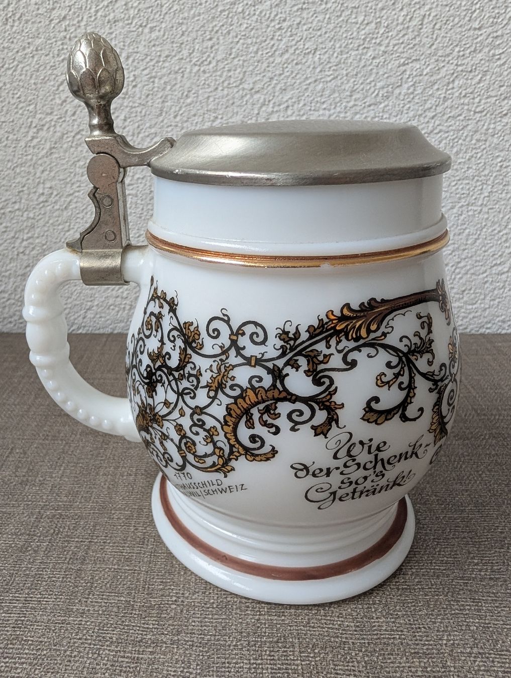 Verres: Bierkrüg BMF Thalwil Schweiz aus weißem Milchglas – D'occasion à Bern par DimiBern 2