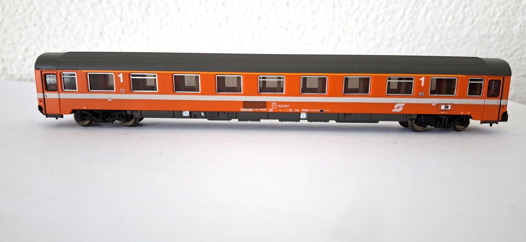 Arnold Modellini di ferrovie: Arnold ÖBB Amz  orange – Usato da Biberist venduto da Ntrains