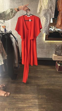 Robe rouge kd'été élégante, taille s portée une fois, 