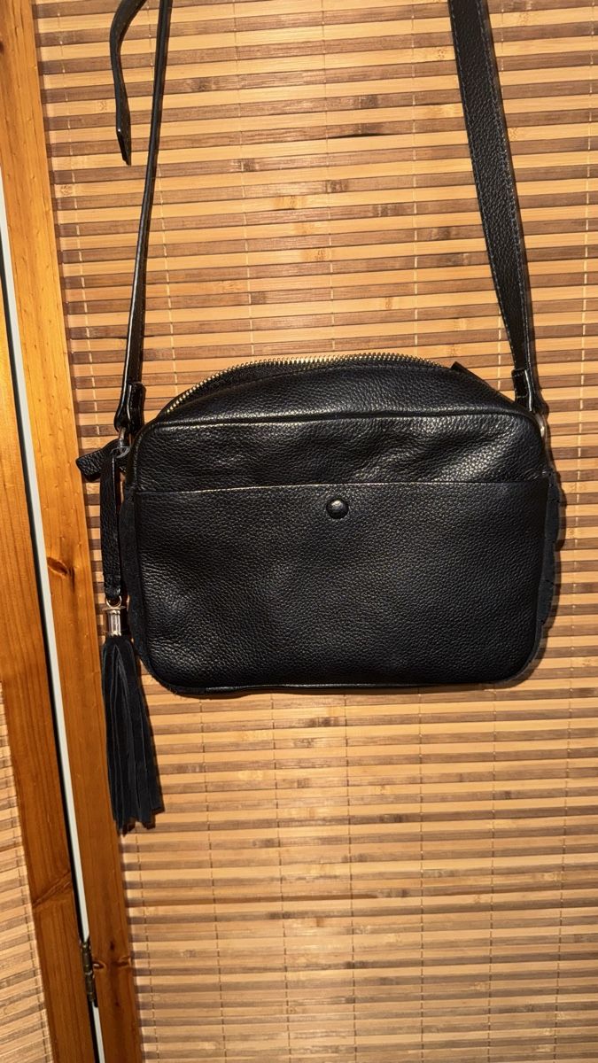 Sacs femmes: Umhängetasche Accessorize schwarz – D'occasion à Gümligen par morticiaaddams