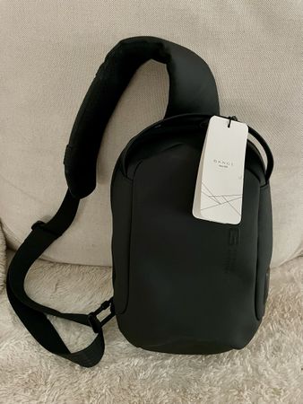 NEU mit Etikett BANGE BG-7221 Brusttasche / Crossbody