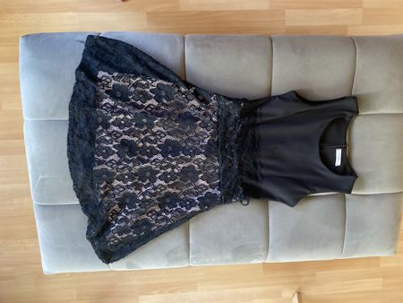 Elegantes schwarzes Spitzenkleid Gr. M