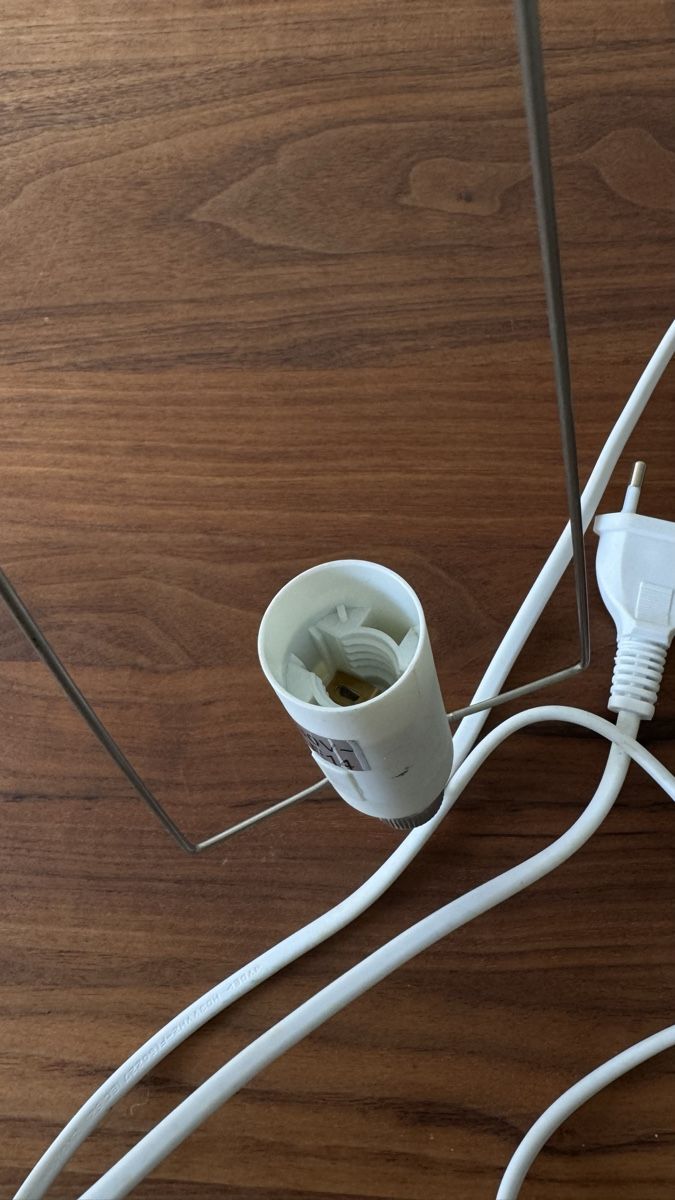 Lampen: Lampenkabel weiss mit Schalter, 40W, 230V – Gebraucht aus Zürich von Aya03 1
