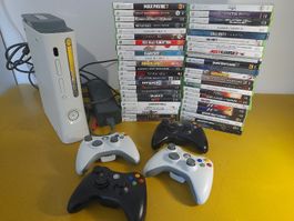 Xbox 360 mit 48 Spiele + 4 Controller