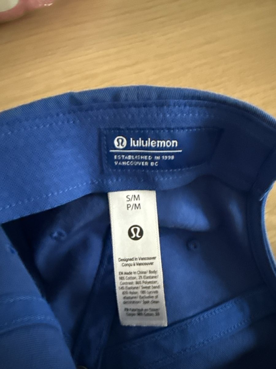 Lululemon Copricapi, berretti & cappellini: Lululemon cap – Nuovo e nell'imballaggio originale da Zürich venduto da AlineCr 1