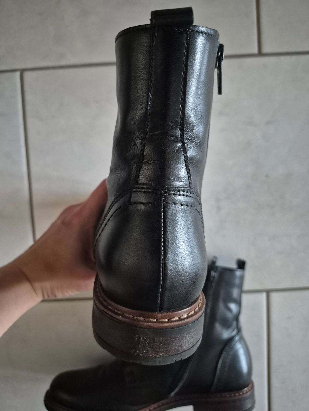 Tamaris Scarpe da donna: Bottes montantes – Usato da Bôle venduto da DamedePic 2