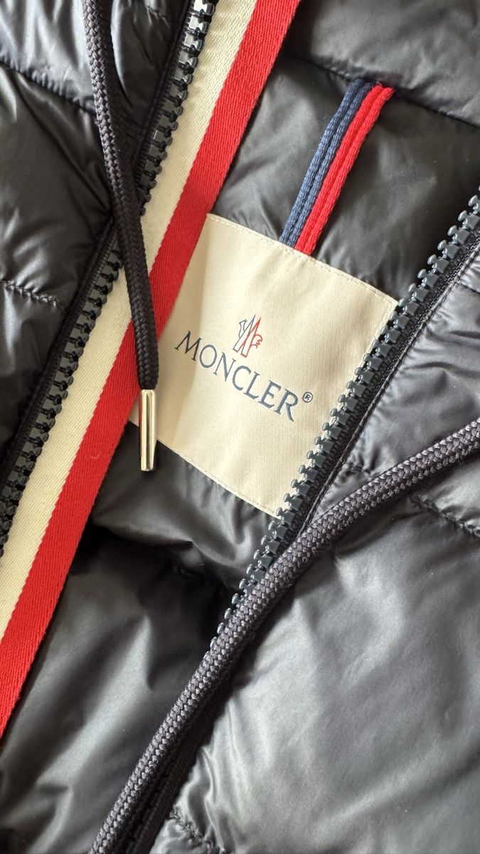 Moncler Cappotti: MONCLER Daunenmantel TG 5 – Usato da Wohlen AG venduto da zrhdus 2