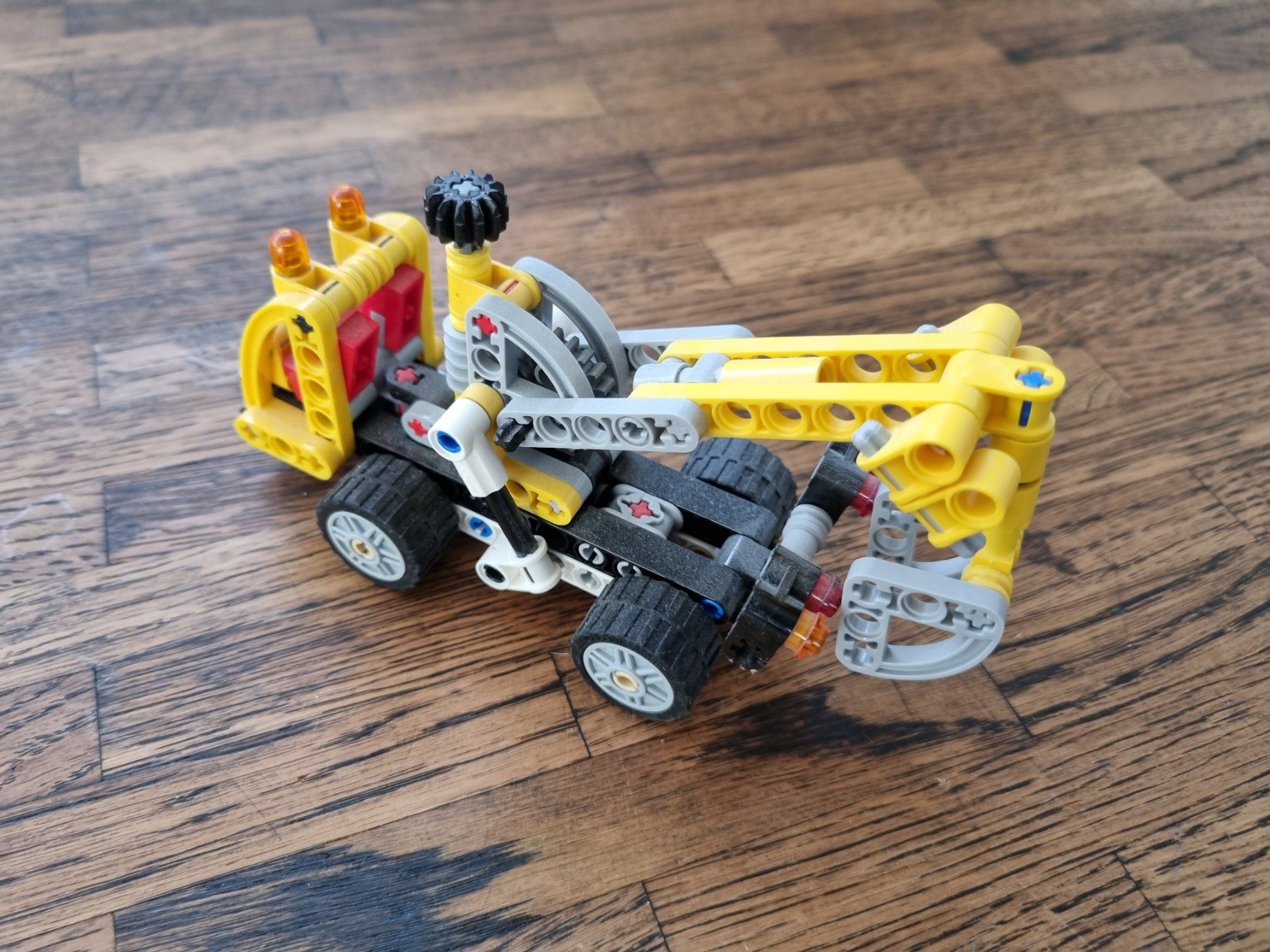 Lego Kit di costruzioni: Lego Technic - Hubarbeitsbühne - 42031 – Usato da Wattwil venduto da adlerhorst73 2