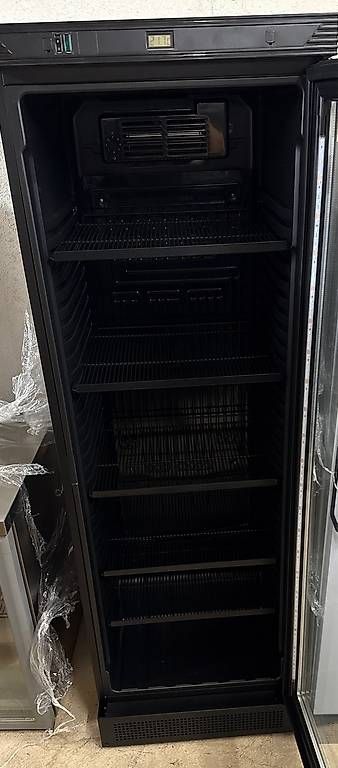 Frigoriferi: Kühlschrank - Gewerbe CEV425 BLACK – Nuovo (secondo la descrizione) da Hunzenschwil venduto da sup_9gyh 1