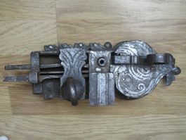 Antikes Türschloss geschmiedet