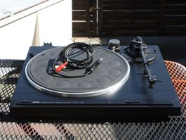 YAMAHA TT- 400 PLATTENSPIELER TURNTABLE