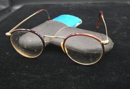 Alte Brille mit Etu