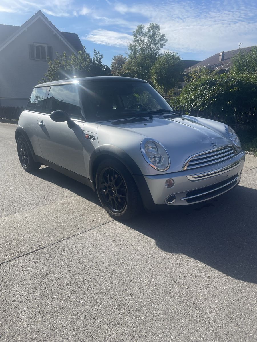 Mini Autos: Mini Cooper R50 One 1.6 l – Gebraucht aus Gossau SG von 52962 1