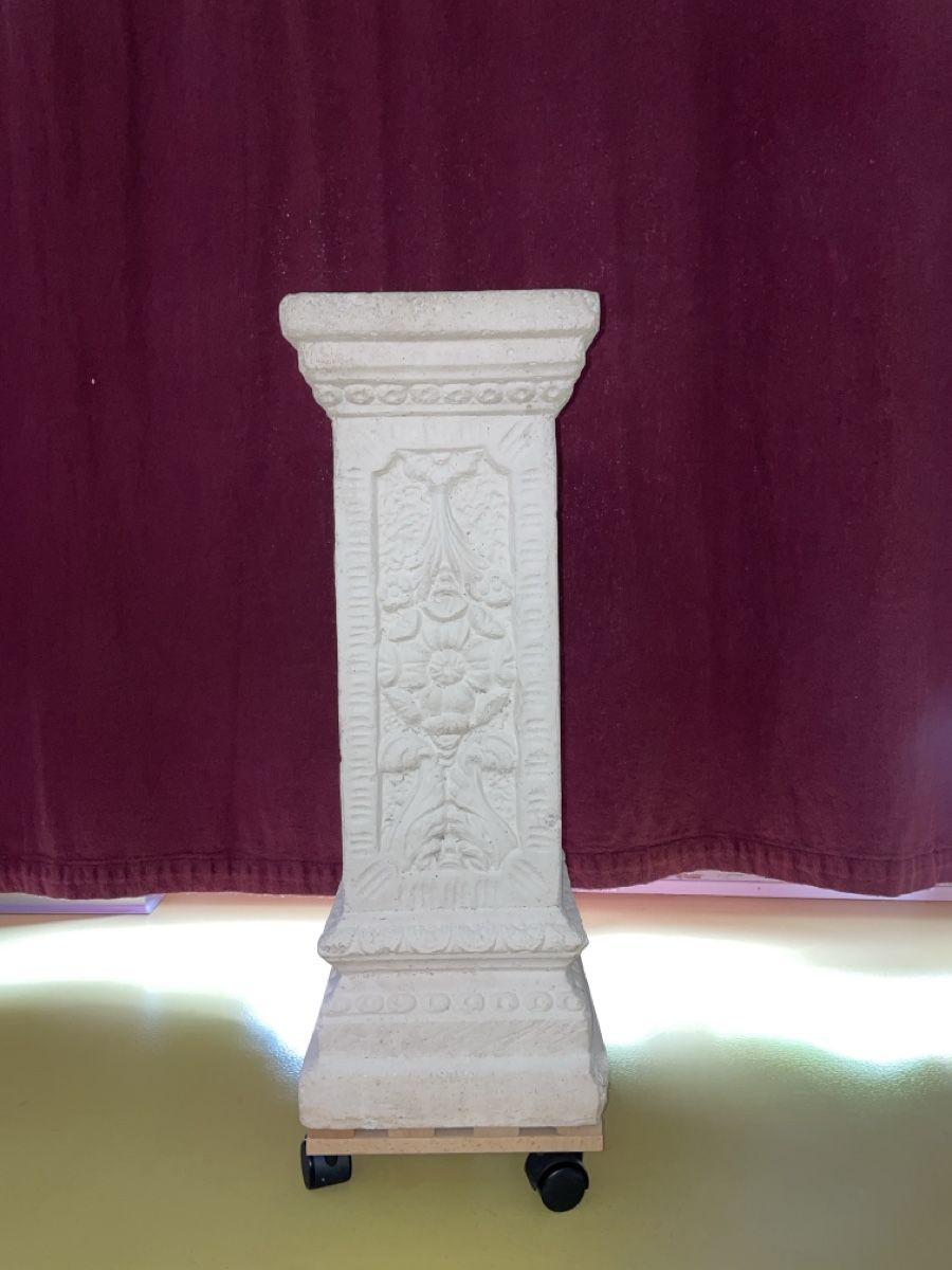 Sonstige Dekorationen & Accessoires: Stein Säule Sockel – Gebraucht aus Lichtensteig von troimeri