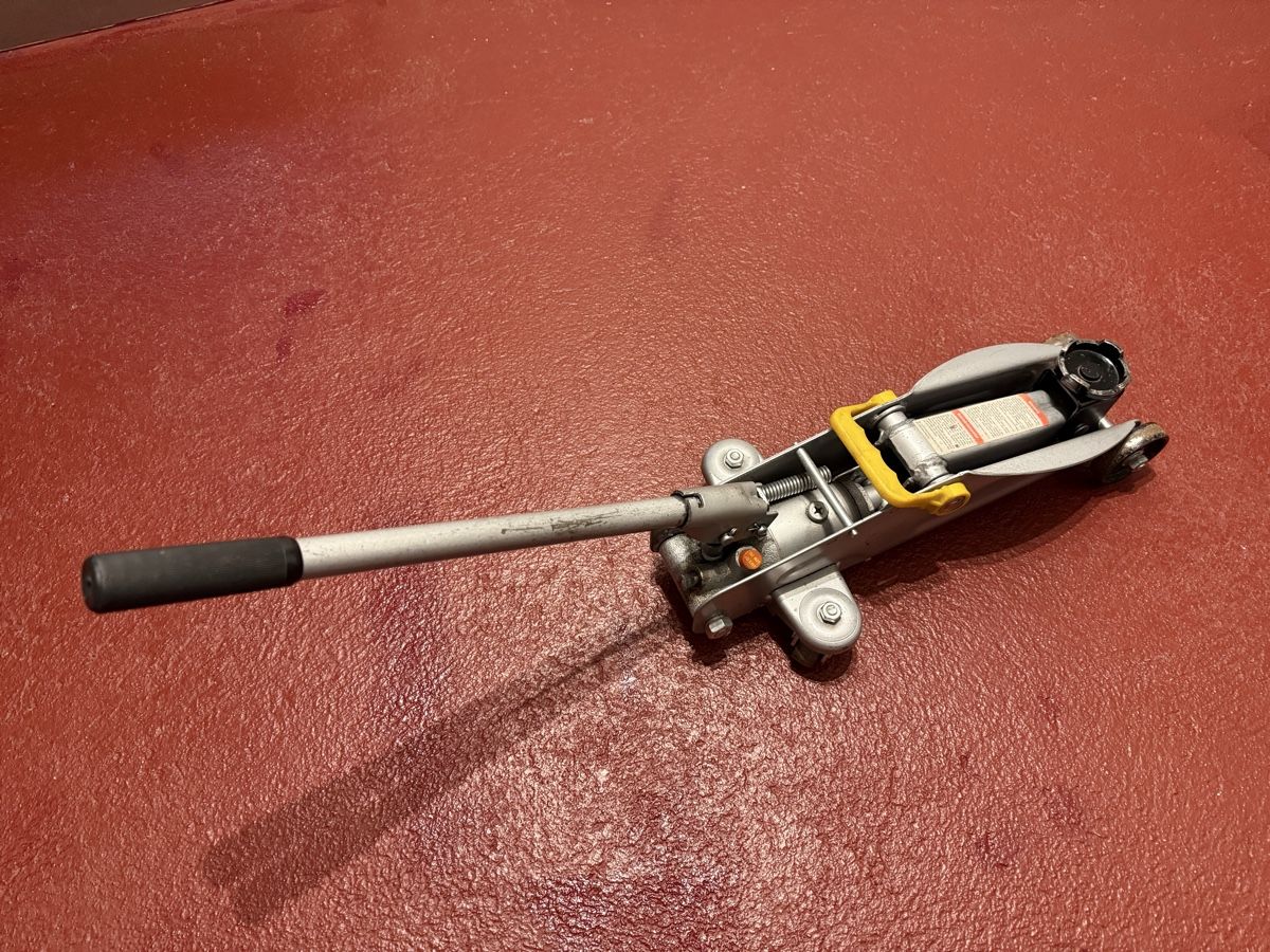 Tous les outils: Auto Wagenheber 2t – D'occasion à Münchringen par saane77 3