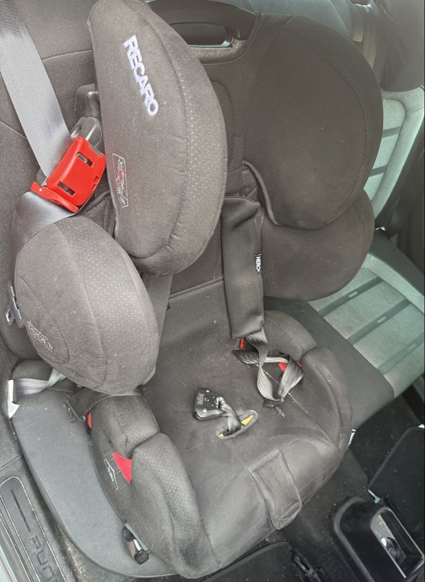 Recaro Seggiolini per auto: Kindersitz RECARO fürs Auto – Usato da Winterthur venduto da spaccafunnu86