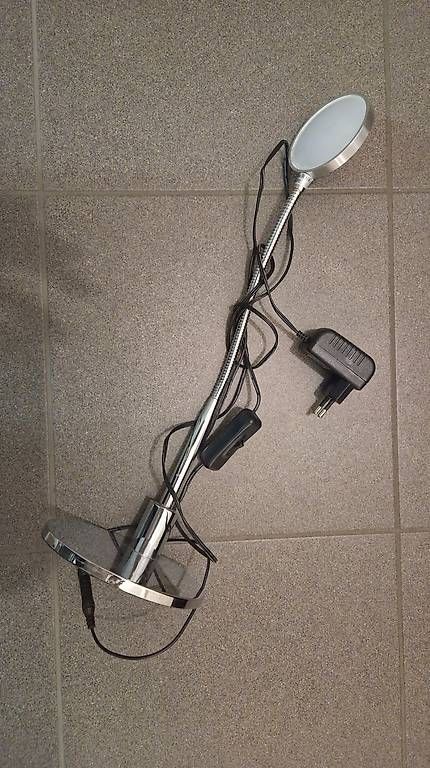 Lampade: Tischlampe Silber – Nuovo e nell'imballaggio originale da Therwil venduto da Catsathome