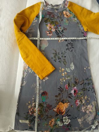 mega schönes Kleid ca 6 bis 8 Jahre