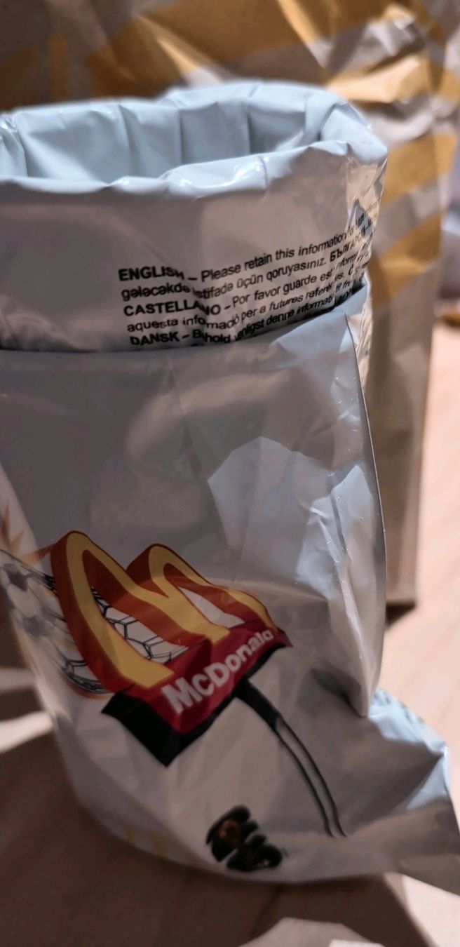 Mc Donald's Bicchieri: Verre Ronaldinho McDonald's édition limitée neuf – Nuovo e nell'imballaggio originale da nyon venduto da loic82 1