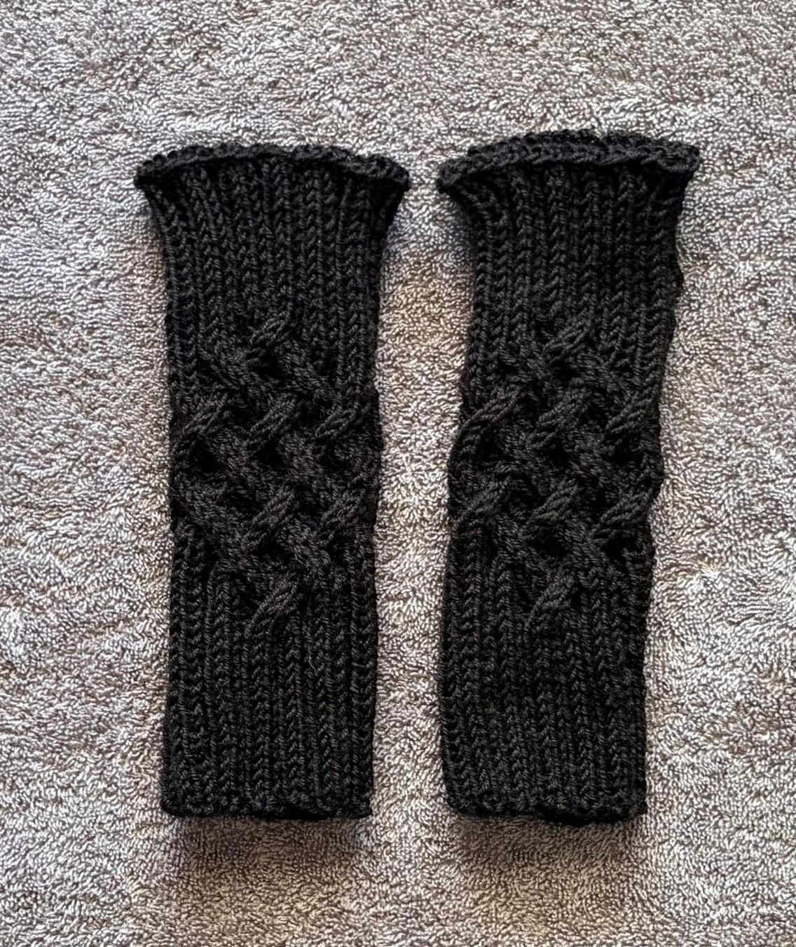 Handschuhe & Handstulpen: Pulswärmer 'schwarz' - Keltic – Neu und originalverpackt aus Basel von Vanessas 1