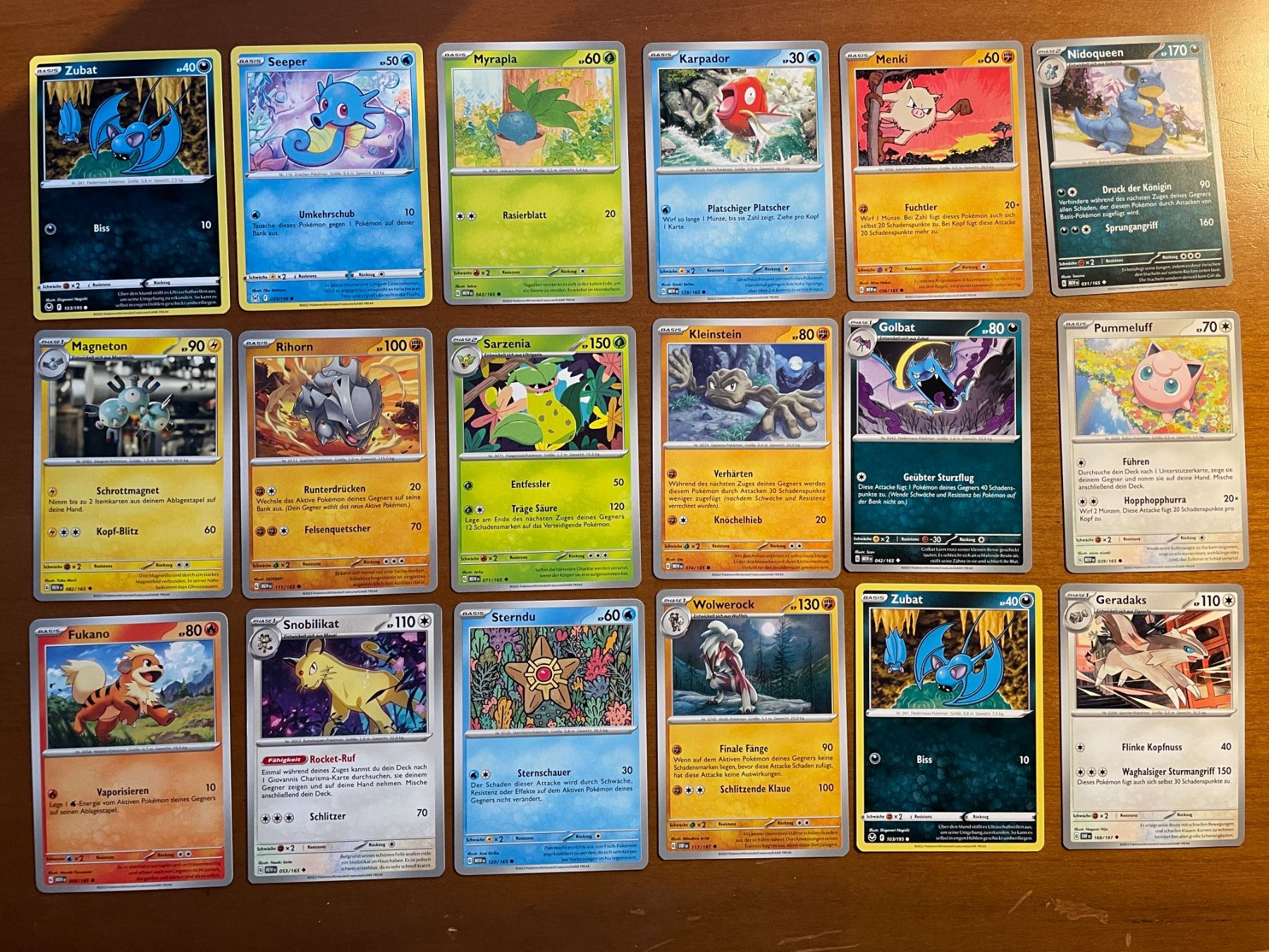 Pokémon Carte collezionabili: Pokemon Karten Set (Versand gratis) – Nuovo (secondo la descrizione) da Chur venduto da Angerson