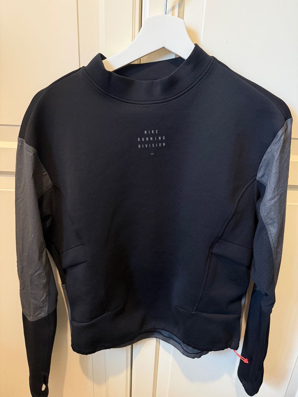 Nike Pulls & Sweat-shirts: Nike Running lange Pullover Damen XS – D'occasion à wettingen par zimai1
