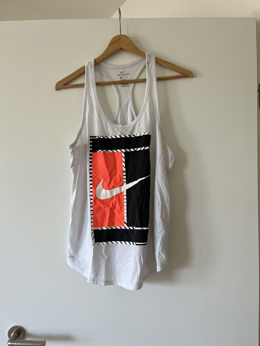 Nike Top: Nike Tank-Top – Usato da Allschwil venduto da MaloseS08