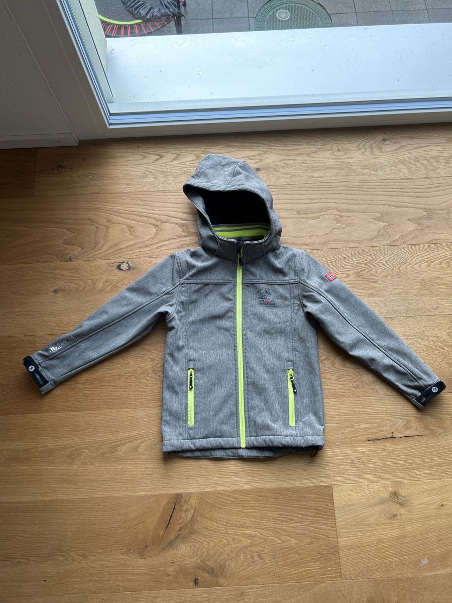 Vestes: Jacke – Neuf (Voir description) à Kirchberg SG par irirob