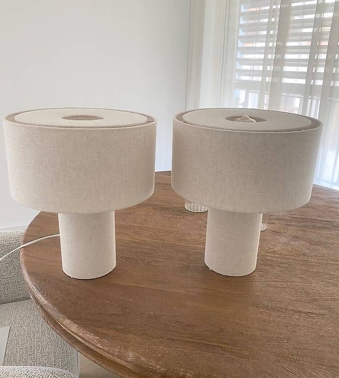 Westwing Nachttische: 2 beige Tischleuchten von Westwing – Gebraucht aus Obermumpf von saramya