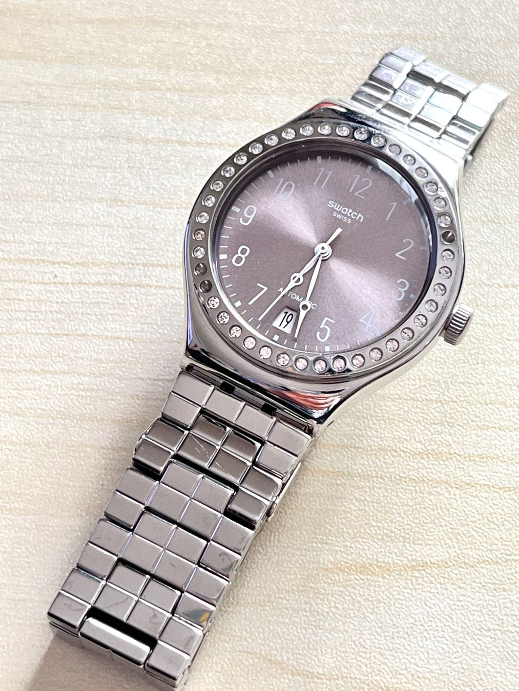 Swatch Uhren: Swatch Damenuhr Automatik Silber mit Steinen – Gebraucht aus Grenchen von chththl